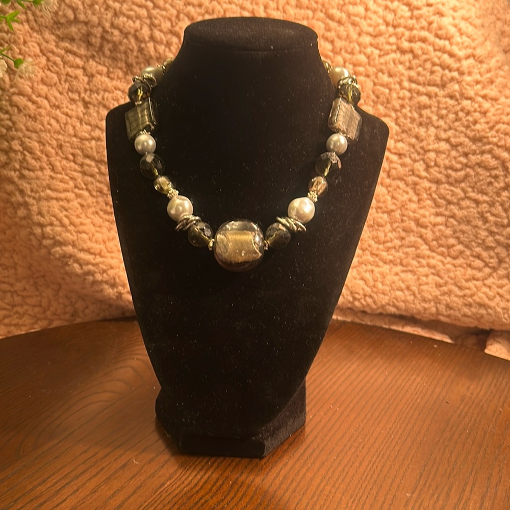 Heavy black, gray, & silver tone chunky beaded necklace: lobster closure w/ ext